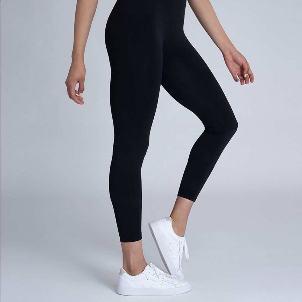Spanx Look at Me Now Seamless Cropped Leggings